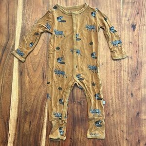 Kyte Baby 6-12 months snap romper in Canadian print